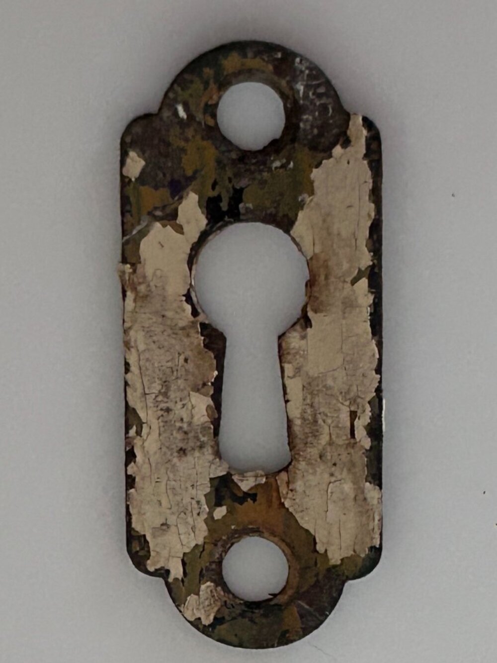 Vintage Keyhole Plate